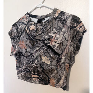 Camo Crop Tee Women’s Medium Woodland Camouflage Top T-Shirt NWOT New